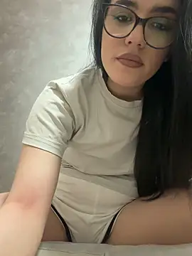 hanica13 online show from February 28, 2026, 10:42 pm