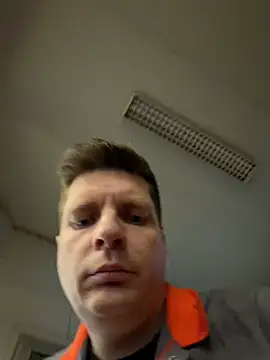 Snapshot of Minmoi1984 chatting on February 21, 2026, 5:04 pm Minmoi1984 online show from February 21, 2026, 5:04 pm