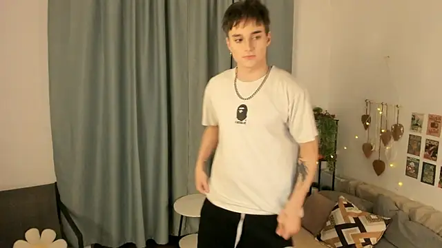 Snapshot of CipherMoth chatting on March 1, 2026, 9:15 pm CipherMoth online show from March 1, 2026, 9:15 pm