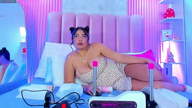 Snapshot of ArianaRougee chatting on July 4, 2026, 5:36 am ArianaRougee online show from July 4, 2026, 5:36 am