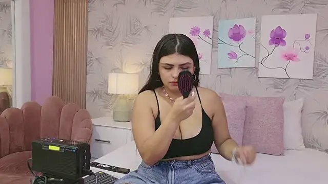 EmmaLeens online show from March 18, 2026, 11:35 am