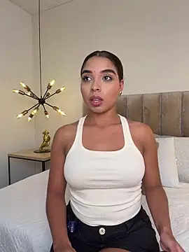 AnnyVega   online show from July 4, 2026, 10:03 pm