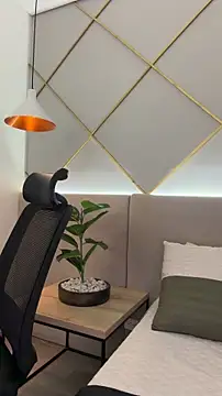 AnnyVega   online show from May 9, 2026, 7:17 pm