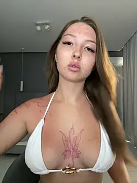 Bellesweett online show from June 18, 2026, 1:38 pm