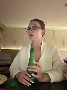 Snapshot of Bellesweett chatting on February 28, 2026, 4:28 pm Bellesweett online show from February 28, 2026, 4:28 pm