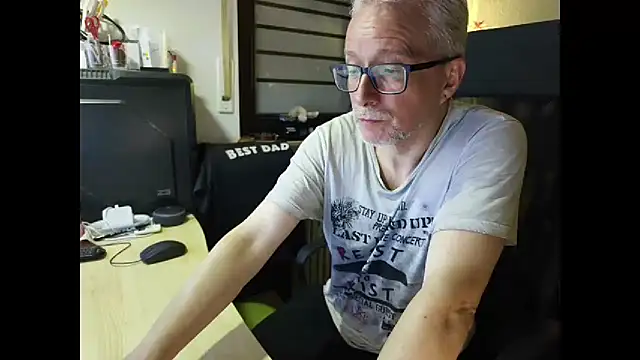 loenne1 online show from May 13, 2026, 8:38 pm