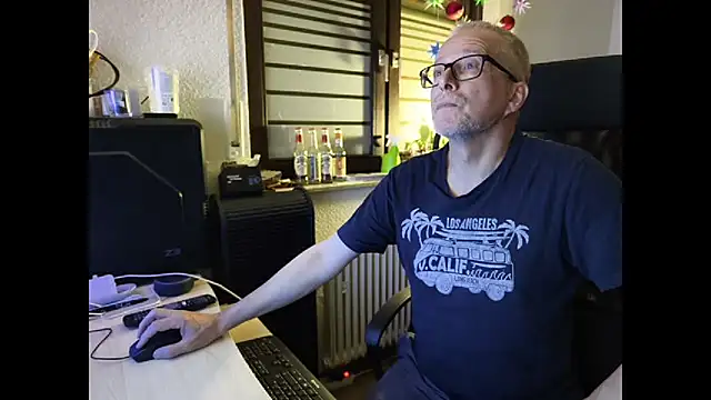 loenne1 online show from June 13, 2026, 9:13 pm