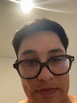 Snapshot of enzo_13 chatting on February 22, 2026, 6:16 am enzo 13 online show from February 22, 2026, 6:16 am