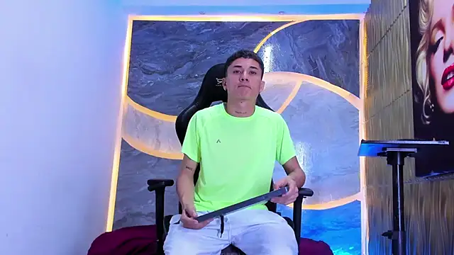 Matheus Ic  online show from February 25, 2026, 7:58 pm