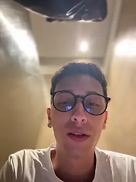 Snapshot of Thiago_Jones1 chatting on May 10, 2026, 6:54 pm Thiago Jones1 online show from May 10, 2026, 6:54 pm
