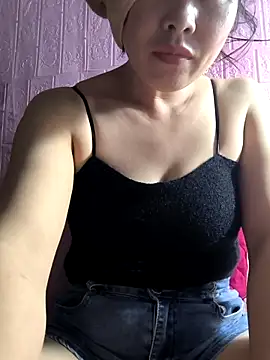 juicy-milu online show from March 24, 2026, 12:16 pm