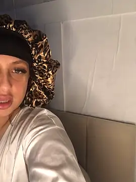 mayawesttt online show from March 7, 2026, 11:05 am