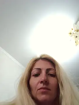Kisy Dreis online show from May 18, 2026, 6:07 am