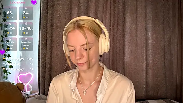 Snapshot of Marry_Sornatiko chatting on June 21, 2026, 3:07 pm Marry Sornatiko online show from June 21, 2026, 3:07 pm