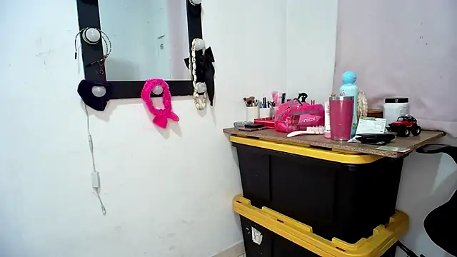 Couplesweethot online show from June 1, 2026, 8:08 pm