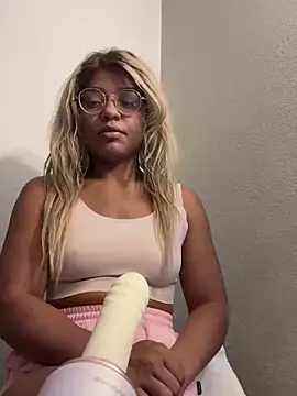 princessandthefootjob online show from April 19, 2026, 7:05 pm