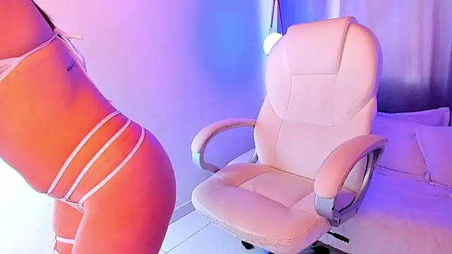 NixieSterling online show from February 28, 2026, 10:20 pm