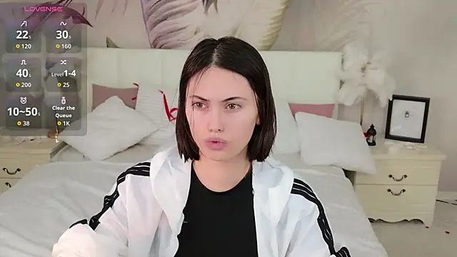 Lunaa Babygirl online show from March 19, 2026, 1:44 pm