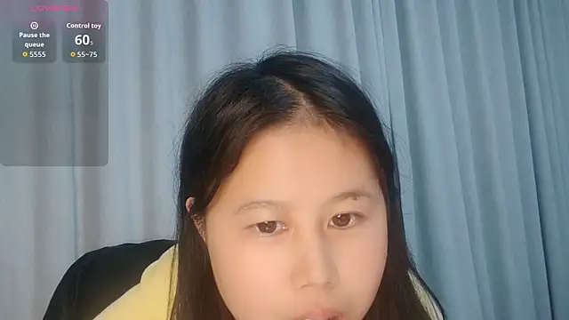 Hannah-33 online show from February 26, 2026, 7:08 am