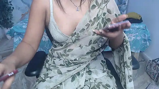 Aayesha-queen online show from July 17, 2026, 3:48 am