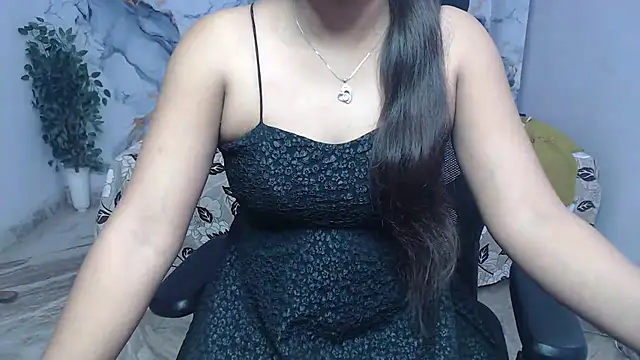 Aayesha-queen online show from July 6, 2026, 3:35 am