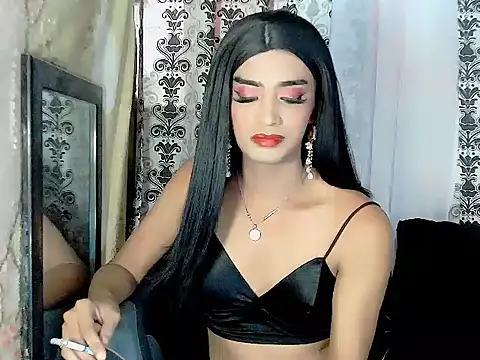 Snapshot of Queeny_Cassandra chatting on June 18, 2026, 1:26 am Queeny Cassandra online show from June 18, 2026, 1:26 am