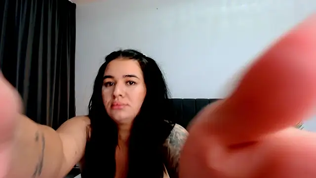 Layla Ress online show from July 9, 2026, 4:24 am