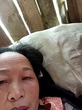 heesuu11 online show from March 31, 2026, 6:04 am