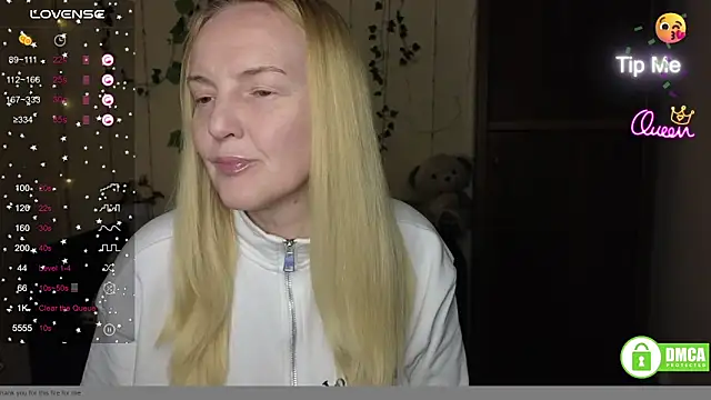 Snapshot of Bella_soulmate chatting on June 3, 2026, 5:30 am Bella soulmate online show from June 3, 2026, 5:30 am