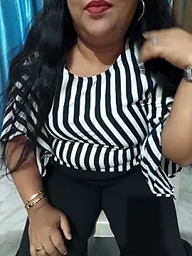 Moonae online show from April 8, 2026, 9:44 am