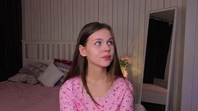 EarthaLevra online show from April 4, 2026, 6:14 pm