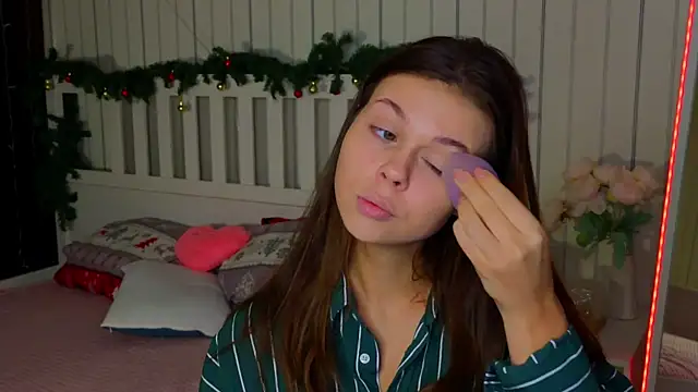 EarthaLevra online show from March 8, 2026, 9:07 pm