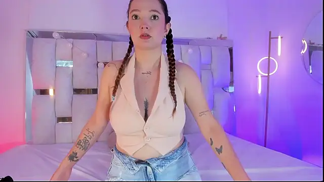 HecateCorvin online show from February 24, 2026, 12:28 pm