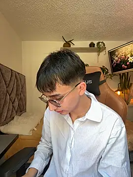 Snapshot of Sr_evann chatting on February 25, 2026, 2:39 pm Sr evann online show from February 25, 2026, 2:39 pm