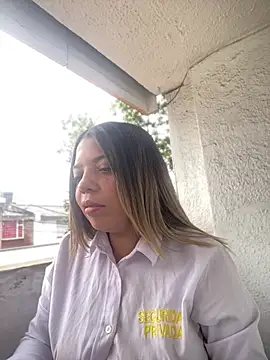 Snapshot of AdaPink_ chatting on March 3, 2026, 5:09 pm AdaPink online show from March 3, 2026, 5:09 pm