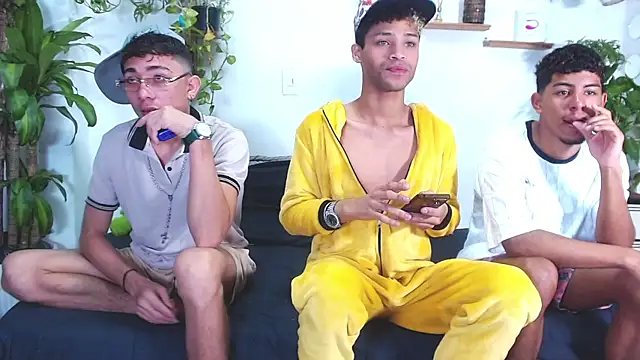 Snapshot of Lunar_Boys chatting on February 24, 2026, 12:17 pm Lunar Boys online show from February 24, 2026, 12:17 pm