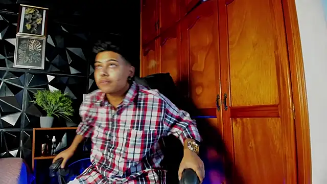 Noha  scott online show from April 3, 2026, 2:34 pm