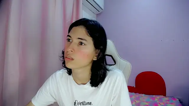 Snapshot of Larry_craft chatting on March 1, 2026, 8:42 pm Larry craft online show from March 1, 2026, 8:42 pm