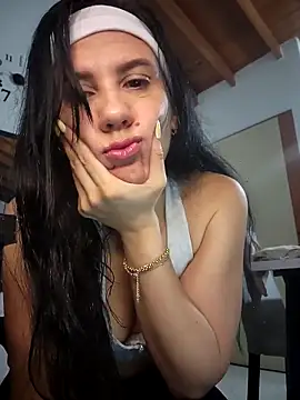 sashaaqueen online show from April 9, 2026, 2:24 am