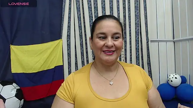 Sharlot curvy online show from June 22, 2026, 9:01 pm
