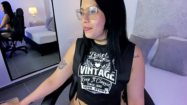 danielle williams  online show from March 6, 2026, 11:11 pm