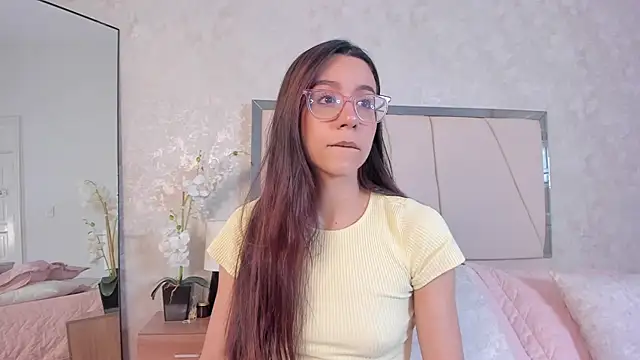 Arii wilde online show from June 9, 2026, 1:12 pm