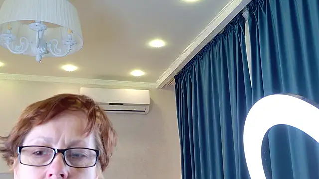 Snapshot of LioraWeiss chatting on March 1, 2026, 6:57 am LioraWeiss online show from March 1, 2026, 6:57 am