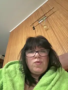 Snapshot of expensive_lady chatting on March 3, 2026, 7:54 pm expensive lady online show from March 3, 2026, 7:54 pm