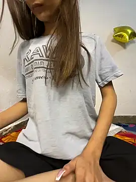 sexy liciy online show from February 26, 2026, 5:46 pm