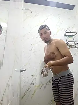 Santiag0122  online show from May 3, 2026, 1:33 am