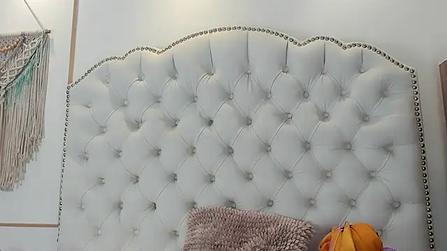 Sara funy online show from April 30, 2026, 11:17 am