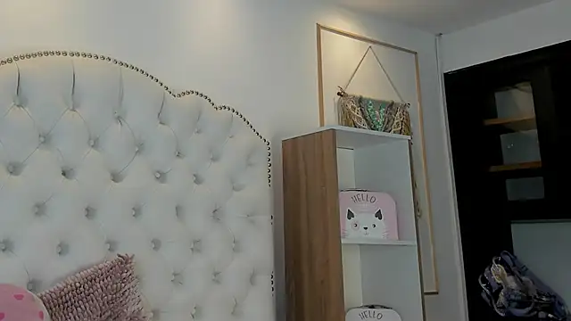 Sara funy online show from March 4, 2026, 12:13 pm