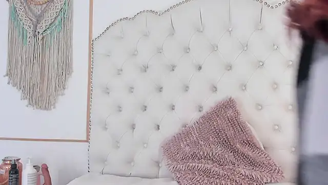 Sara funy online show from March 10, 2026, 12:20 pm