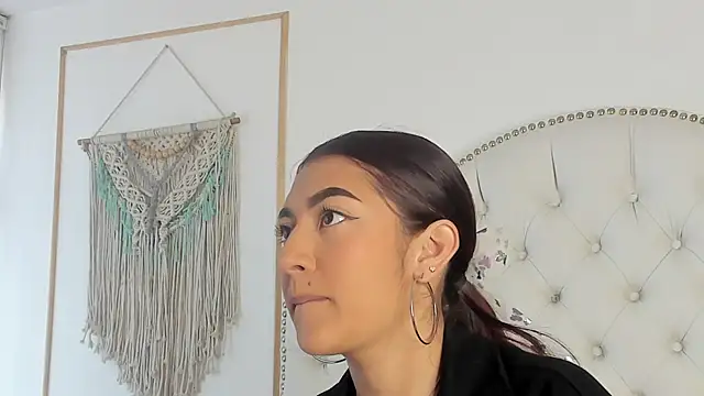 Sara funy online show from February 26, 2026, 1:00 pm